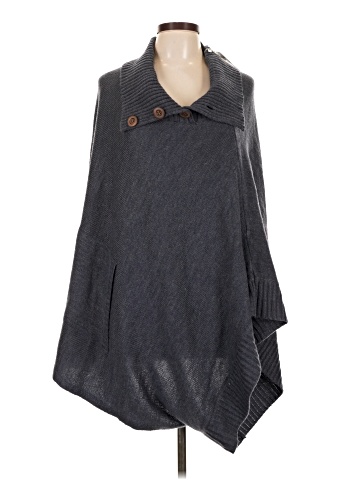 Simply Noelle Poncho (view 1)