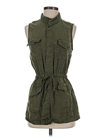 Universal Thread Vest (view 1)