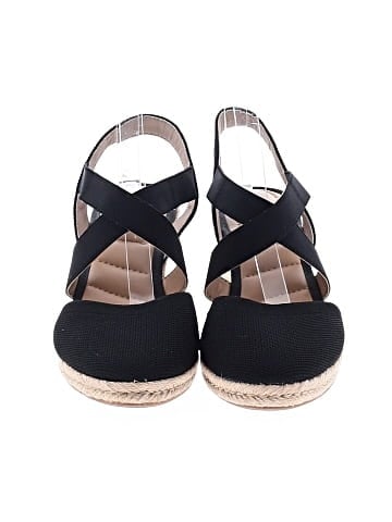 Kelly & Katie Wedges (view 2)