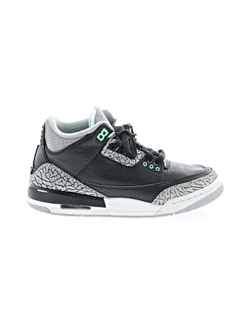 Air Jordan 3 Retro 'Green Glow (GS)' Sneakers (view 1)