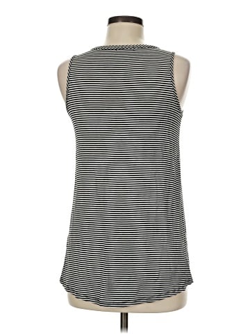 Cha Cha Vente Sleeveless Top (view 2)