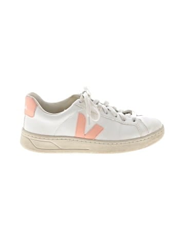 VEJA Sneakers (view 1)