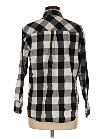 Time and Tru Long Sleeve Button-Down Shirt (view 2)