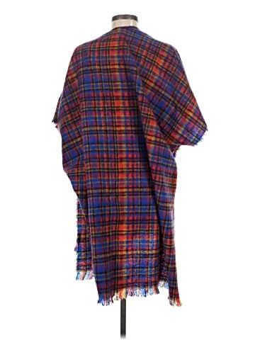 Do Everything in Love Poncho (view 2)