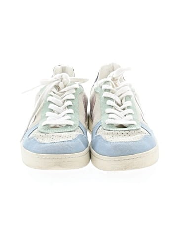 VEJA Sneakers (view 2)