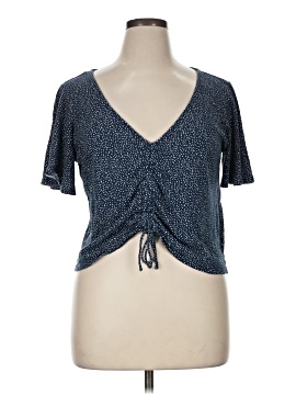 Express Outlet Short Sleeve Top