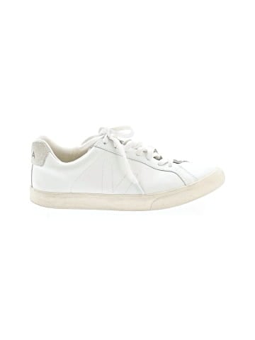 VEJA Sneakers (view 1)