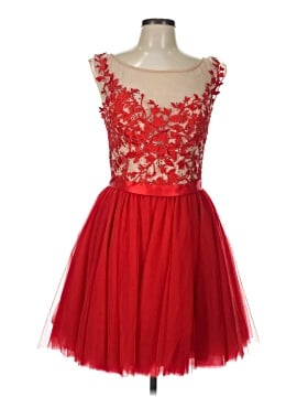 sell used homecoming dresses Got a prom or homecoming dress you wore once and don't need anymore? Bring it in and we'll sell it for you (Consignment) : -You bring your dress to Little Black