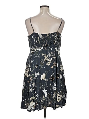 Old Navy Casual Dress (view 2)