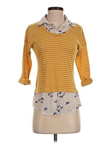 Red Camel 3/4 Sleeve Top (view 1)