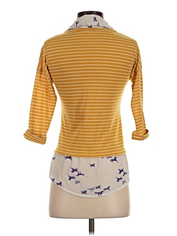 Red Camel 3/4 Sleeve Top (view 2)