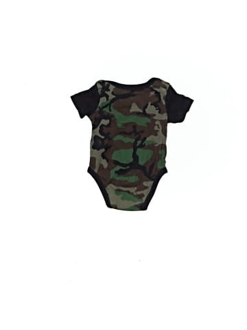 Air Jordan Short Sleeve Onesie (view 2)