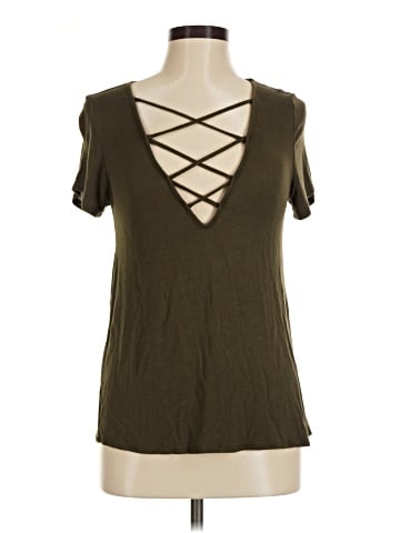 Charlotte Russe Short Sleeve T-Shirt (view 1)