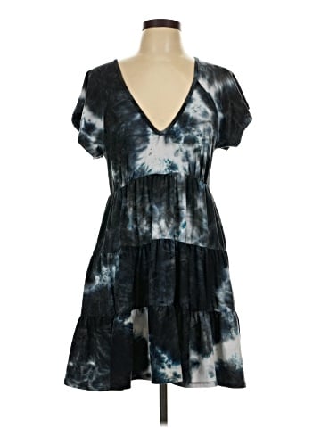 Urban Outfitters Casual Dress (view 1)