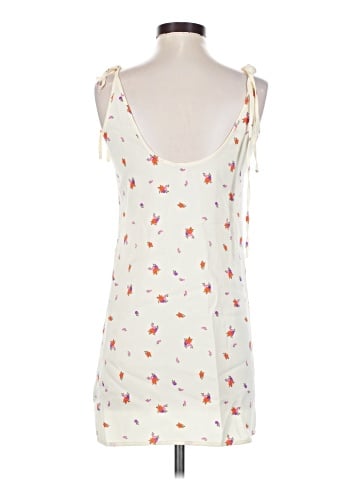 Urban Outfitters Casual Dress (view 2)