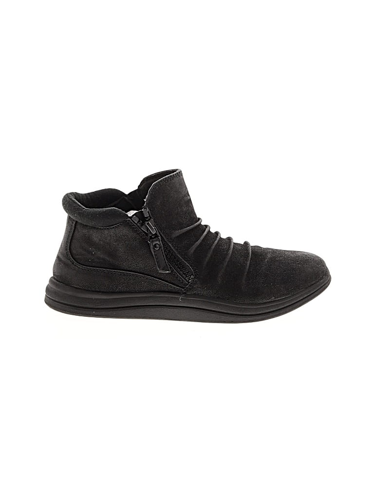 Pre-owned Clarks Ankle Boots In Black
