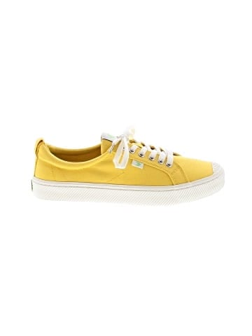 Cariuma Sneakers (view 1)