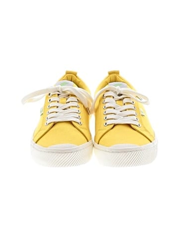 Cariuma Sneakers (view 2)