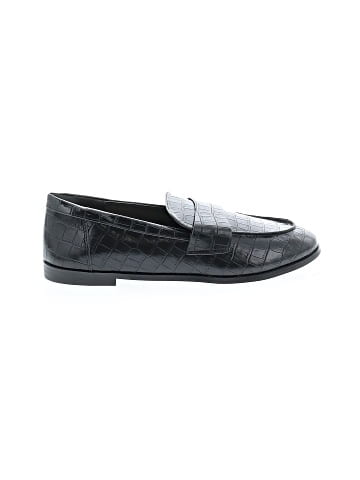 Abercrombie & Fitch Flats (view 1)