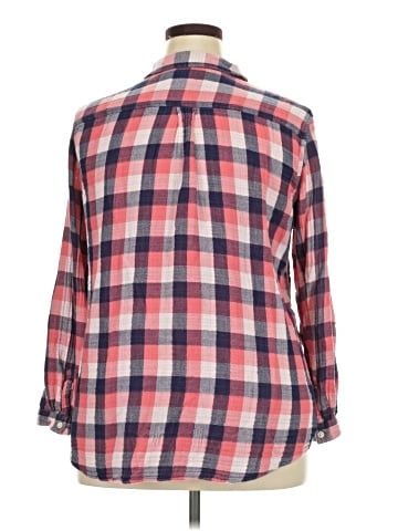 Old Navy Long Sleeve Button-Down Shirt (view 2)