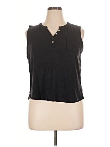 Liz Claiborne Sleeveless Button-Down Shirt (view 1)