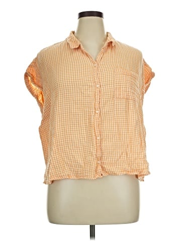 Old Navy Sleeveless Button-Down Shirt (view 1)