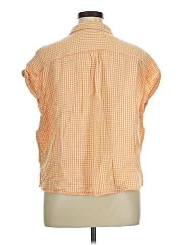 Old Navy Sleeveless Button-Down Shirt (view 2)