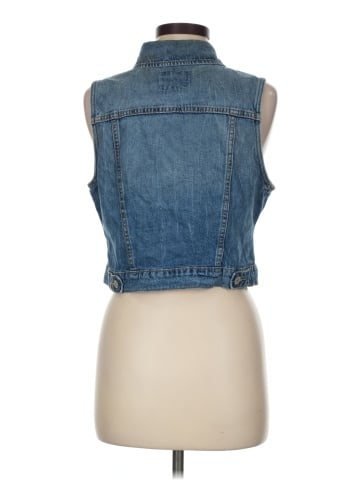 Old Navy Sleeveless Button-Down Shirt (view 2)