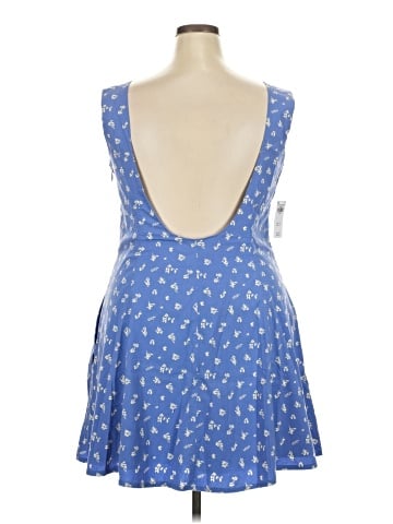 Abercrombie & Fitch Casual Dress (view 2)