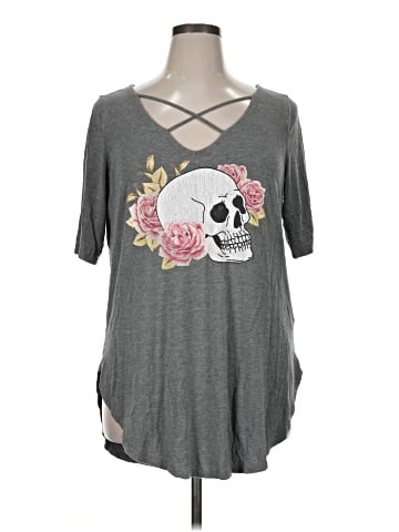 Torrid Short Sleeve T-Shirt (view 1)