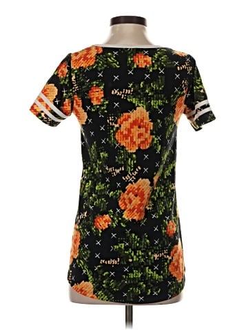Lularoe Short Sleeve T-Shirt (view 2)