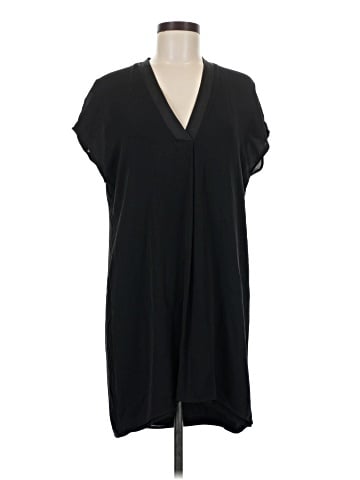 Vince. Sleeveless Silk Top (view 1)