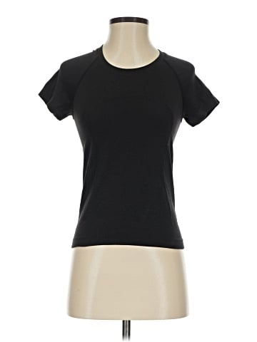 Lululemon Athletica Short Sleeve T-Shirt (view 1)