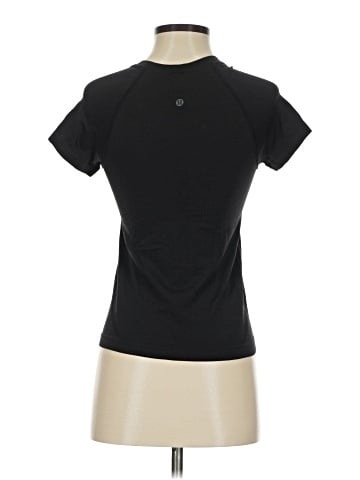 Lululemon Athletica Short Sleeve T-Shirt (view 2)