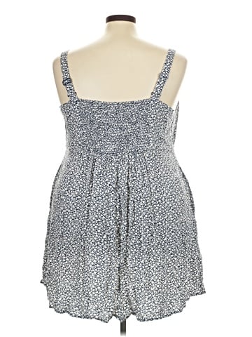 Old Navy Casual Dress (view 2)