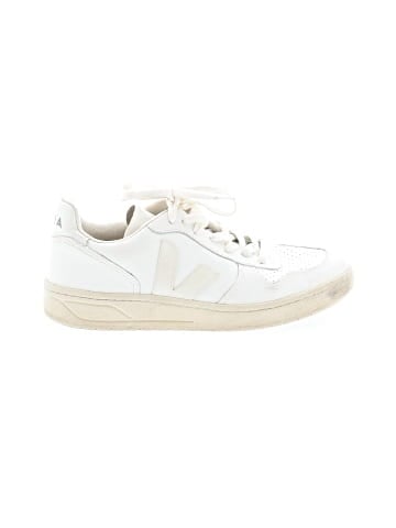 VEJA Sneakers (view 1)
