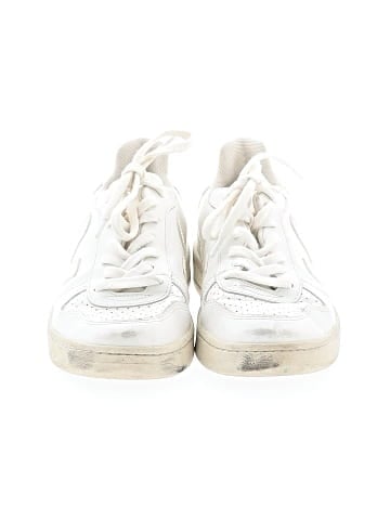 VEJA Sneakers (view 2)