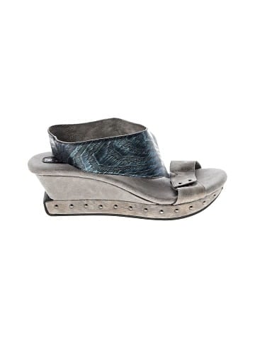 Modzori Wedges (view 1)
