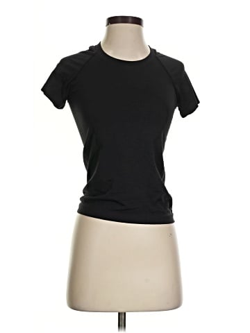Lululemon Athletica Short Sleeve T-Shirt (view 1)