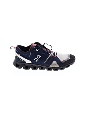 On Cloud Sneakers (view 1)