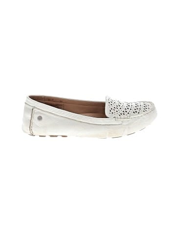 Ugg Flats (view 1)