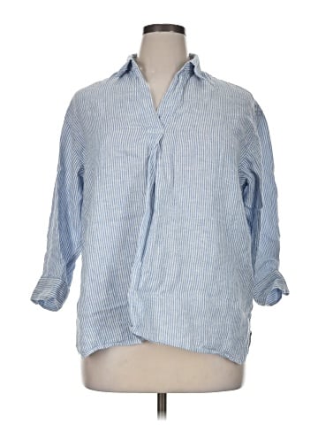 Uniqlo 3/4 Sleeve Button-Down Shirt (view 1)