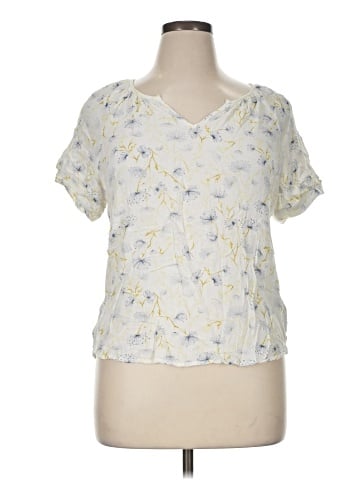 a.n.a. A New Approach Short Sleeve Blouse (view 1)