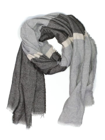 Zara Scarf (view 1)