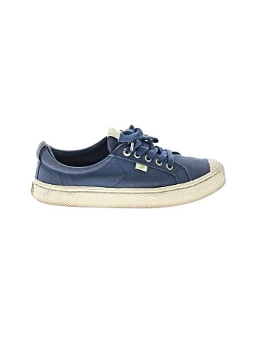 Cariuma Sneakers (view 1)