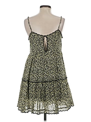 Urban Outfitters Casual Dress (view 2)