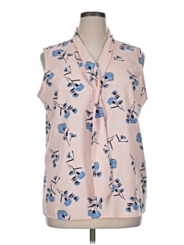 Tres Jolie Sleeveless Blouse (view 1)