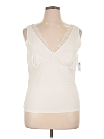 Old Navy Sleeveless T-Shirt (view 1)