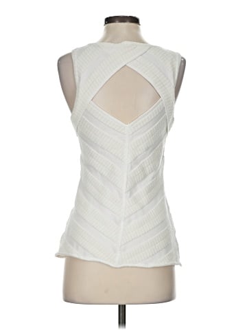 Moth Sleeveless Top (view 2)