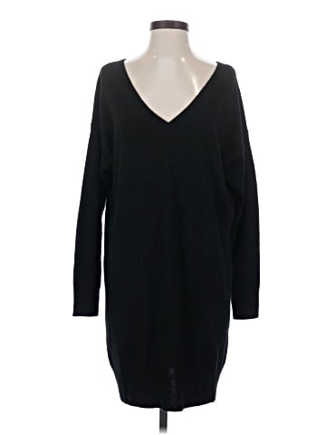 Everlane Cashmere Pullover Sweater (view 1)